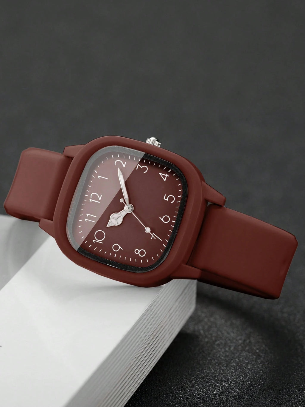 2pcs/Set Women's Silicone Watch With Square Dial & Elegant Quartz Wristwatch + Heart-Shaped Bracelet