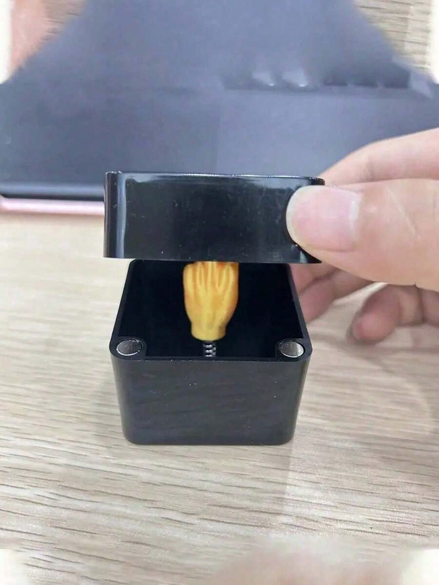Surprise Pop-Up Prank Hand Gift Box – Perfect Novelty Toy For Adults! Hilarious Prank Hand Statue Make