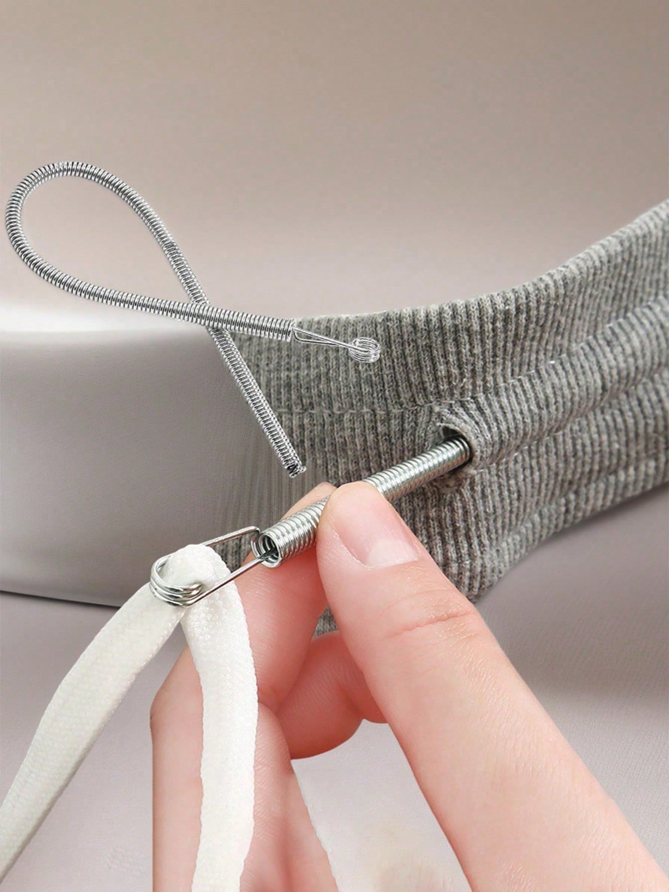 Bendable Guide Tip Drawstring Tool Multifunctional Spring Loaded Inserter For Clothing Elastic Bands